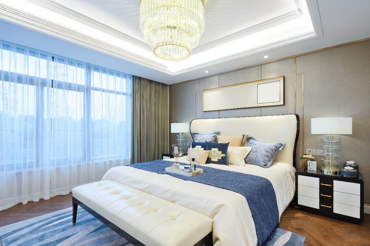 Sypialnia w hotelowym stylu – 4 ważne elementy