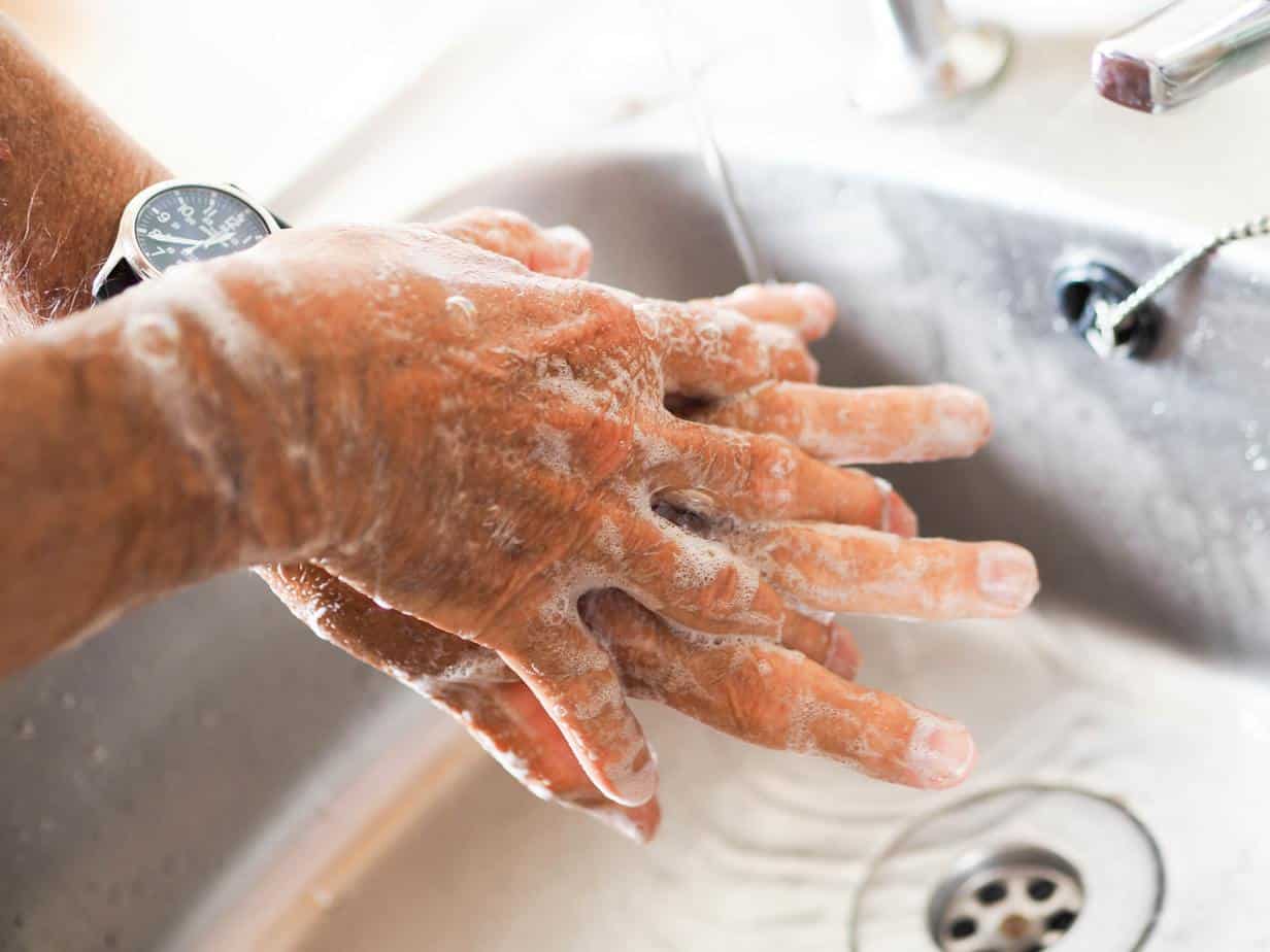 Baterie bezdotykowe kuchenne – jeszcze wygodniejsze mycie rąk