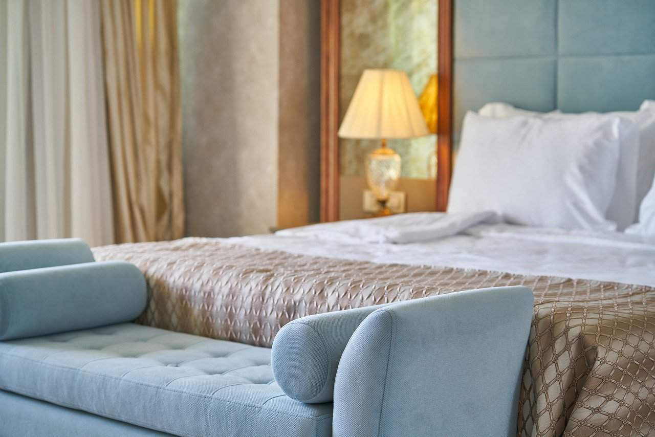 Łóżko tapicerowane – wady i zalety