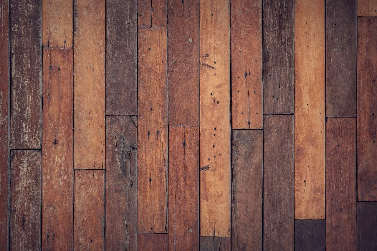 Jak dbać o podłogi drewniane?