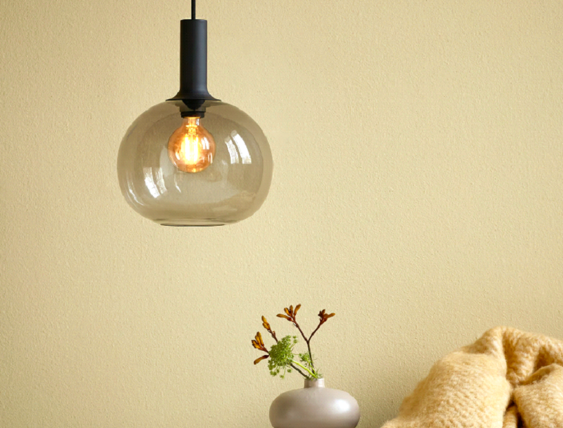 Piękne lampy kule w wielu odsłonach – jak oświetlić mieszkanie w nowoczesnym stylu?